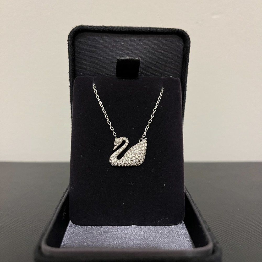 SWAROVSKI Swan necklace
